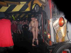 Have a look at the very rare pictures of the amazing hot sex performance a trite strip show turned into! Image 1