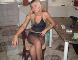 Chicks love to wear pantyhose on naked body shots Image 7