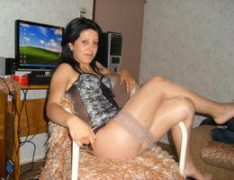 Amateur girl posing in lingerie set Image 2