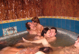 Group swinger action Image 8