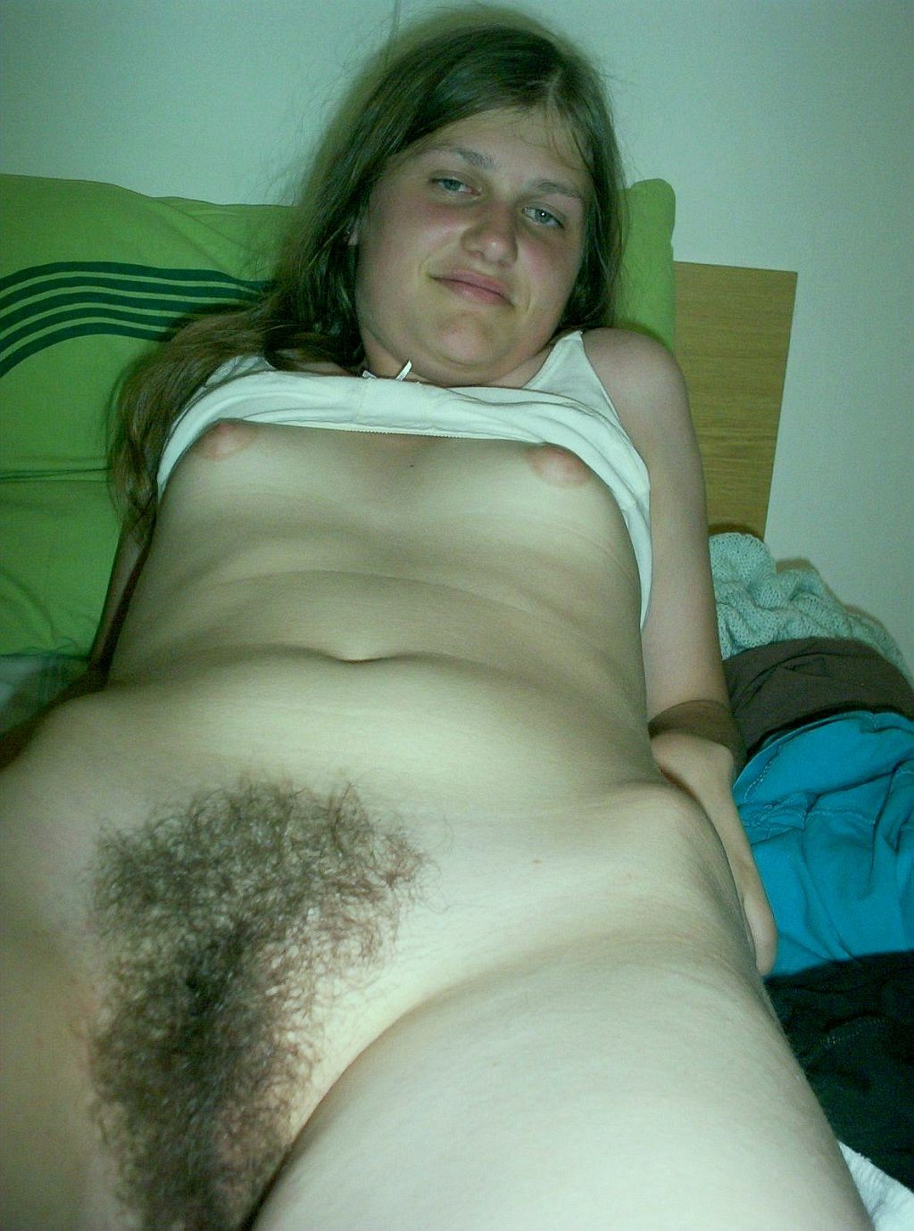 hairy amateur girlfriend posing